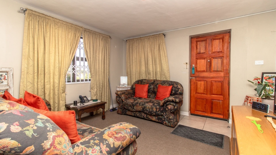 7 Bedroom Property for Sale in Loevenstein Western Cape